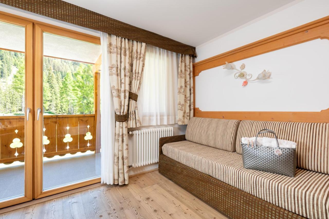 Wellness Hotel Lupo Bianco Canazei Exteriör bild