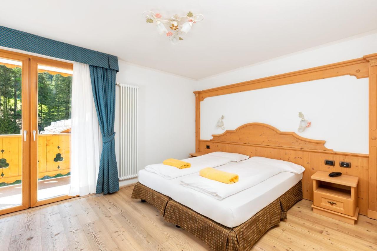 Wellness Hotel Lupo Bianco Canazei Exteriör bild