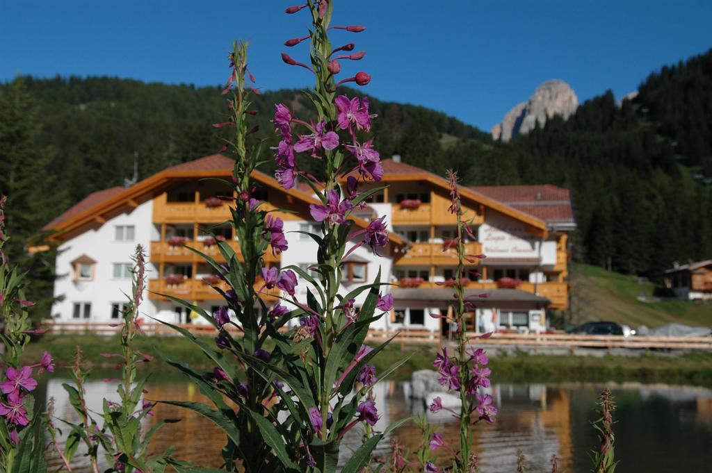 Wellness Hotel Lupo Bianco Canazei Exteriör bild