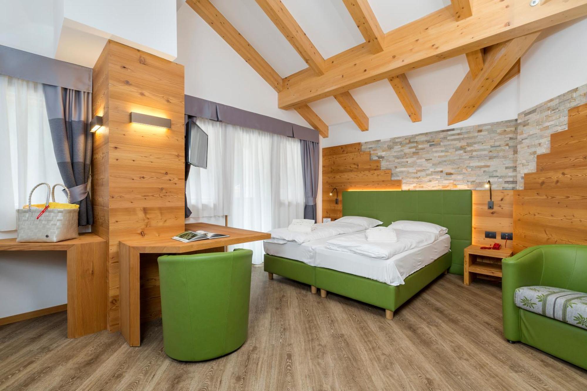 Wellness Hotel Lupo Bianco Canazei Exteriör bild